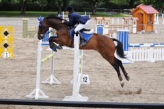 Equestrian Jobseeker Photo: jessica and Nicky Lord Milstreet 2010